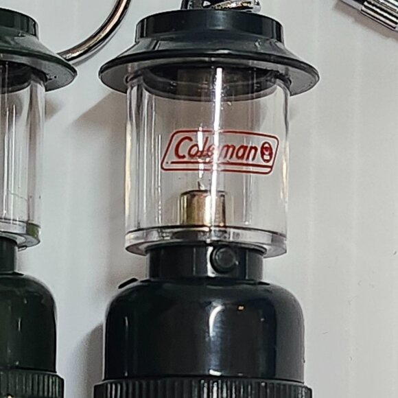 Set of 2 Coleman Vintage Miniature Lantern - Picture 4 of 5